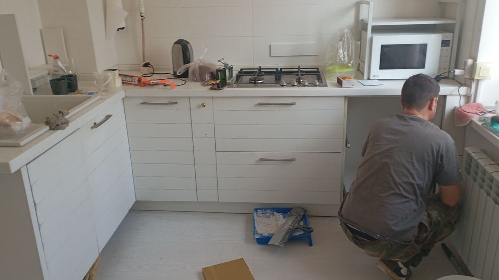 Кухня  без верхних шкафов