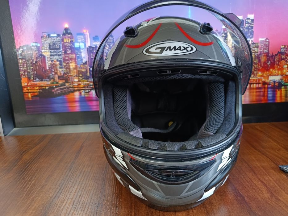 Мото шлем от бренда GMAX