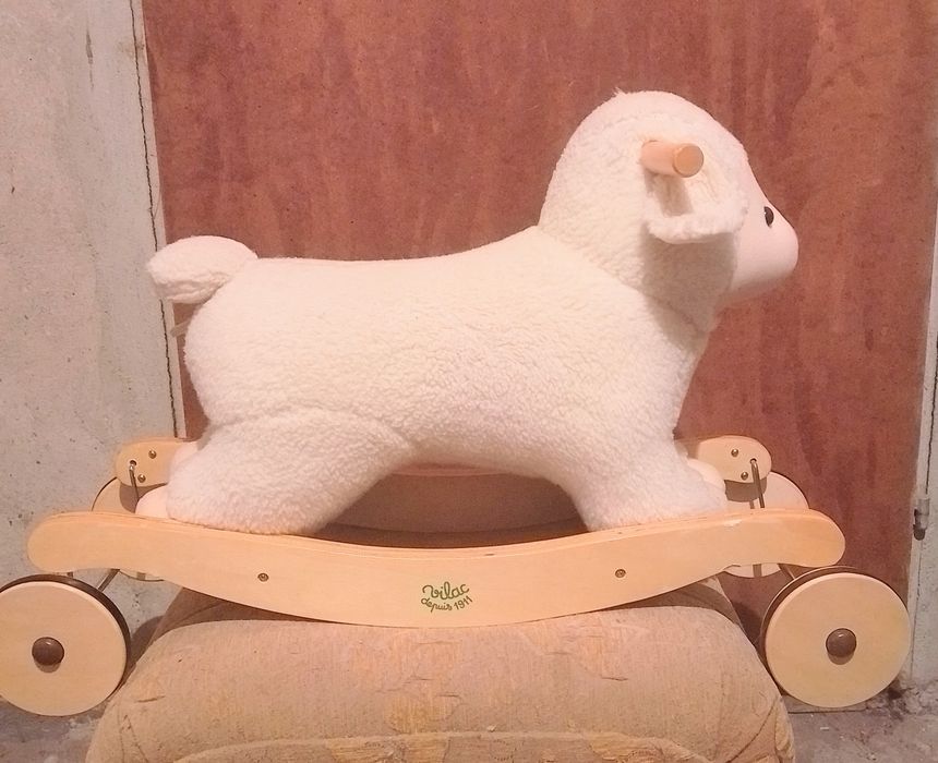 Дървена люлка агънце