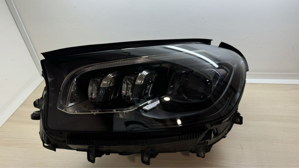 Ляв фар за Мерцедес GLS 2020 г.