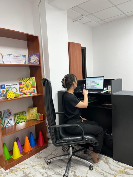 Ресепшн черный продам