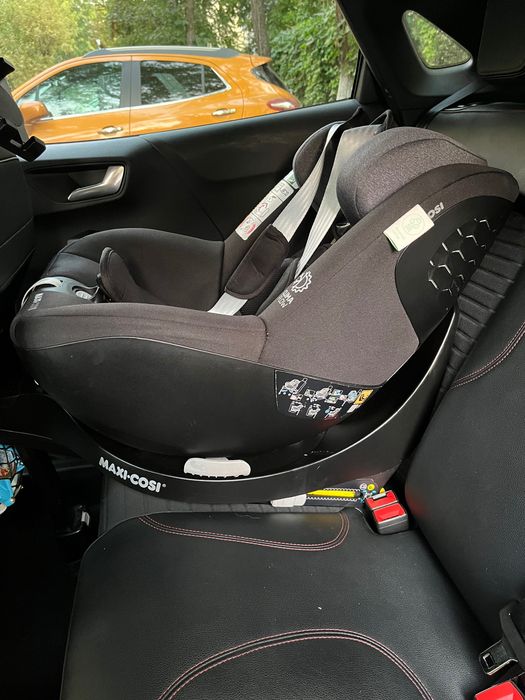 Vând scaun auto Maxi Cosi pentru copil până la 105cm