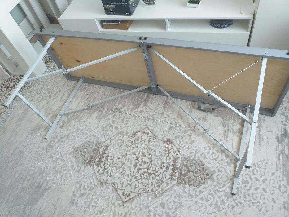 Продаю столик массажный