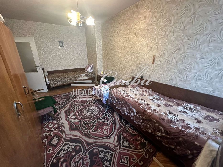 Тристаен ТУХЛЕН апартамент - кв.Център