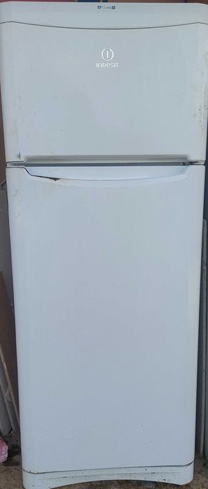 Vand Frigider INDESIT 600 lei