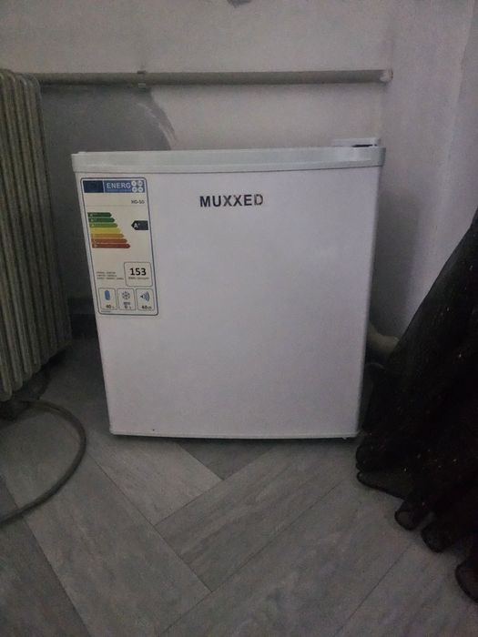 Холодильник маленькая