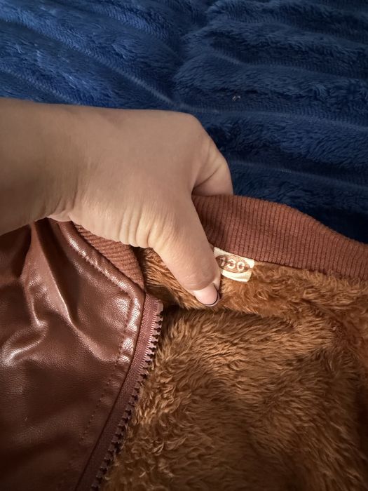 Продам куртки детские