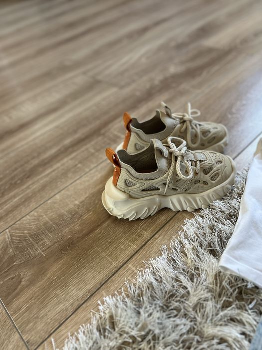 Blugi hm  116,tricou zara 116