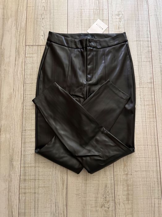 Кожен панталон ZARA, MOHITO в червено и черно