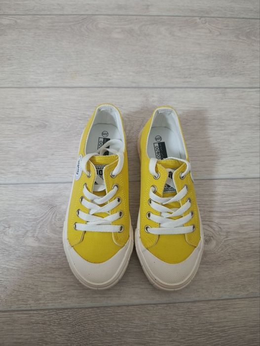 Продам женские кеды