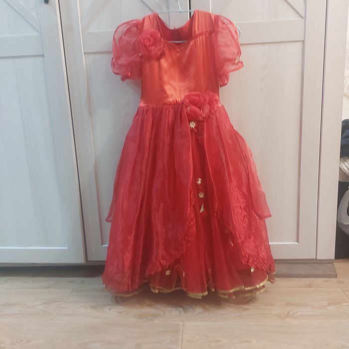 Продам платье разны