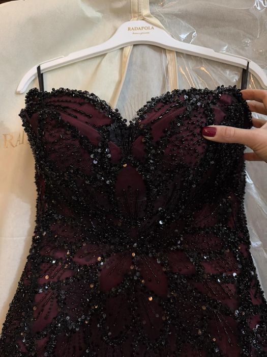 Официална къса рокля RADAPOLA