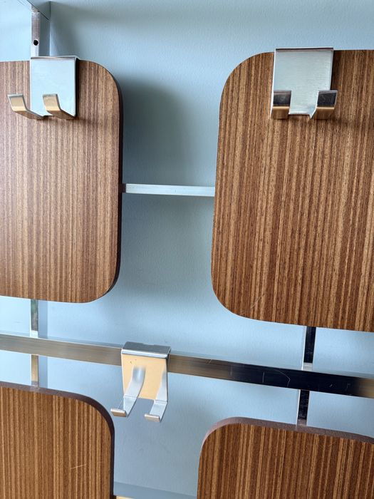 Стенна закачалка / 70-те