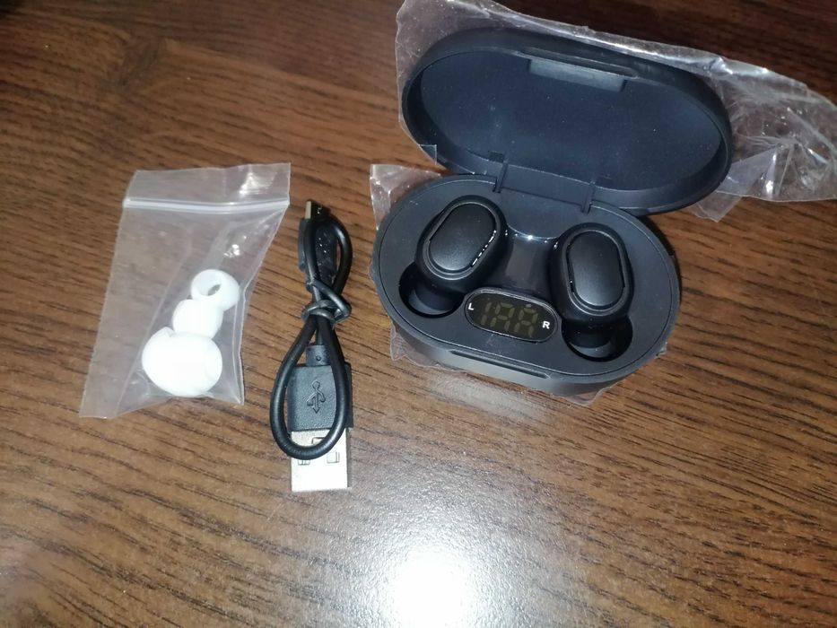 Xawy E7S TWS Bluetooth безжични слушалки със стерео цифров дисплей