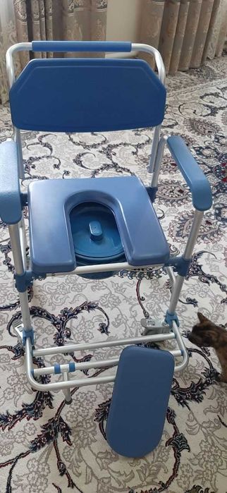 Био-туалет кресло на роликах корейского производствах