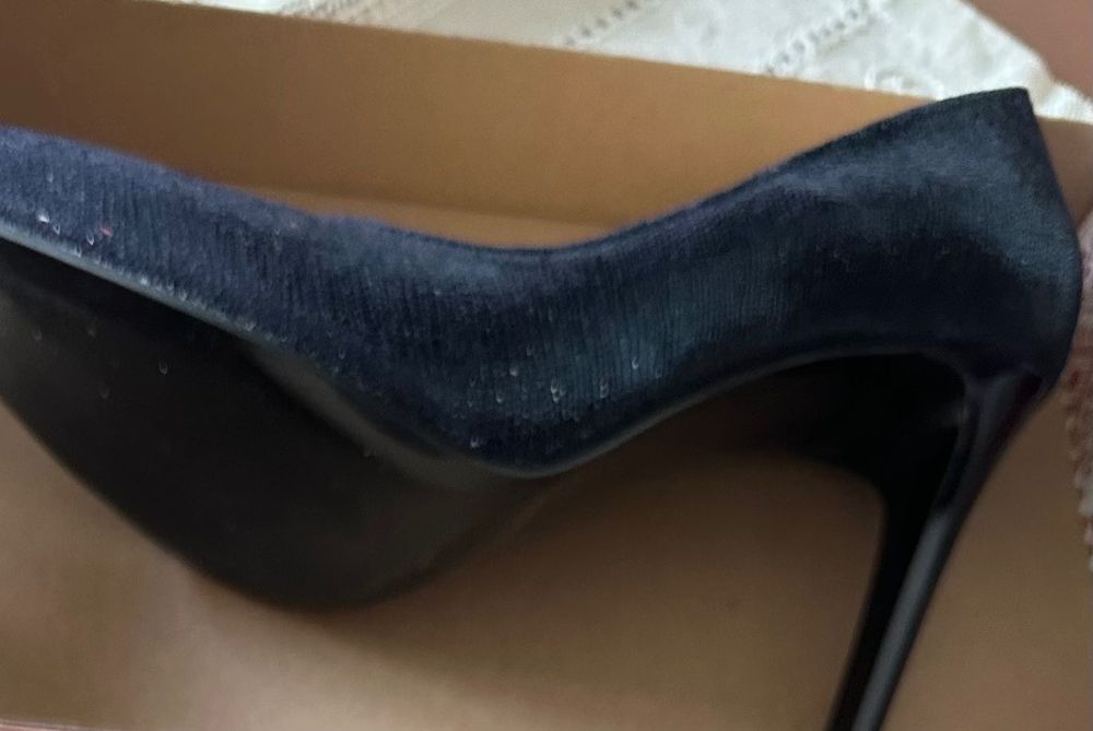 Pantofi stiletto