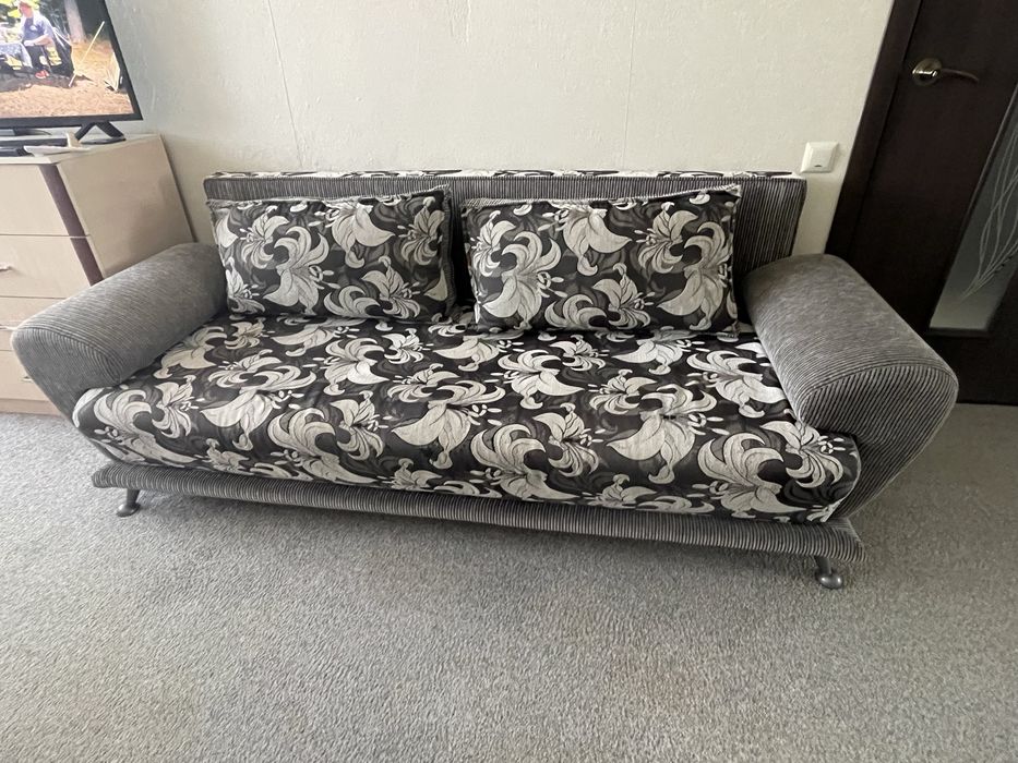 Продам диван, размер 210