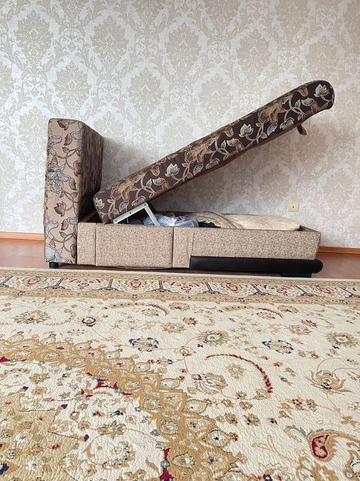 Диван отдам даром