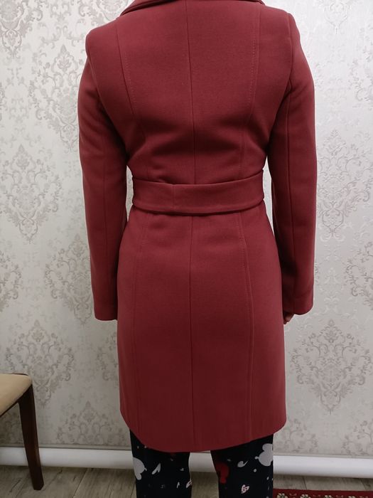 Продам осенние польто срочно