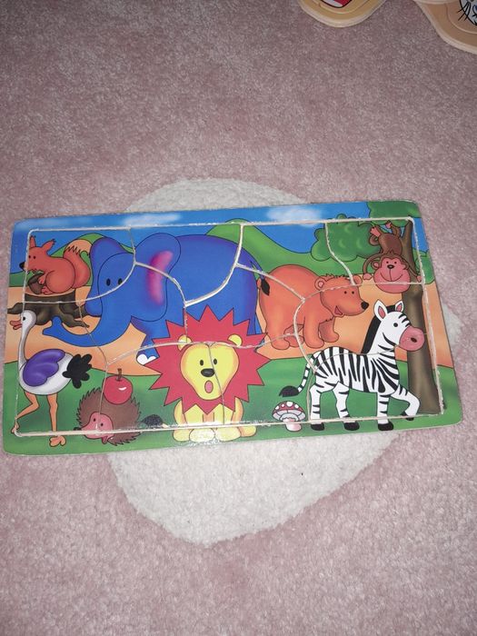 Vand toate aceste puzzle