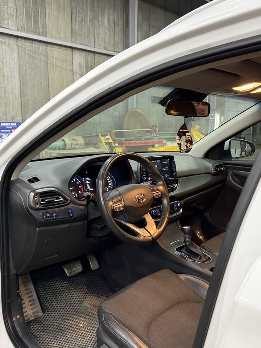 Продается Hyundai i30 PREMIUM UZ 1,5