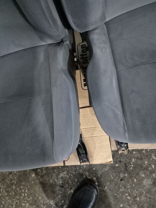 Сиденья передние