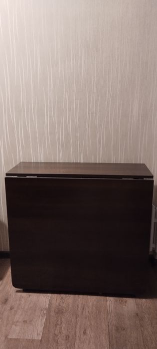 Стол книжка в отличном состоянии.