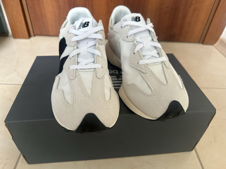 New Balance  327
