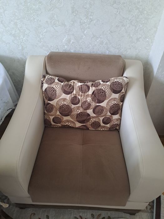 Продам два кресло