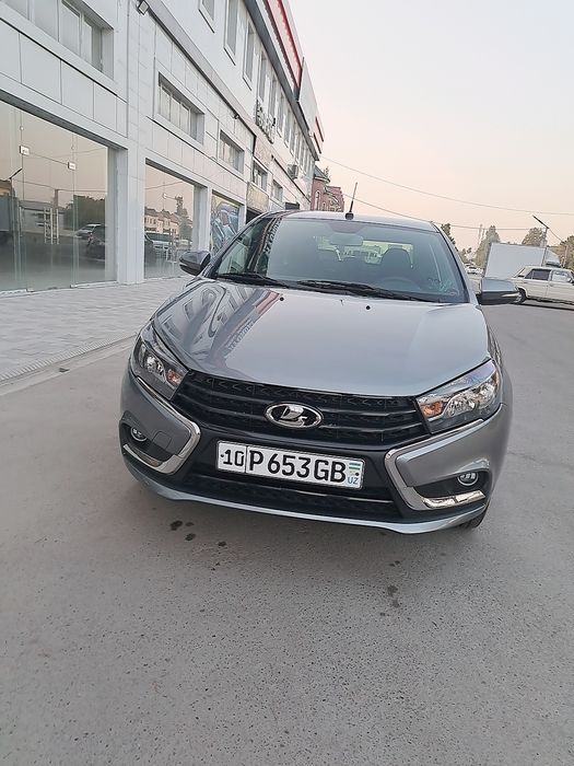 Лада веста,в идеальном состоянии