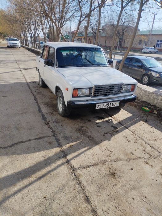 Жугули 2107.срочна сотилади