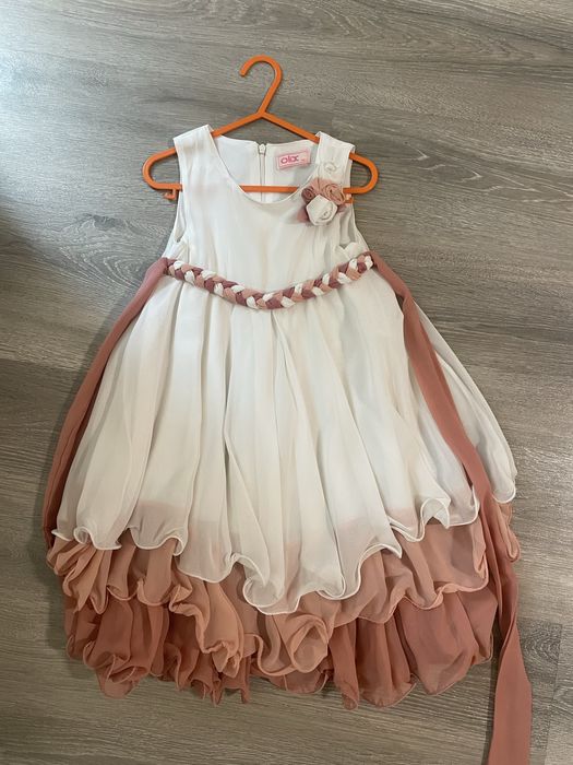 Детска рокличка за принцеса.