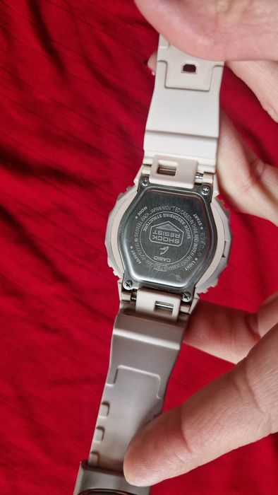 Часовник G-shock - цифров и аналогов