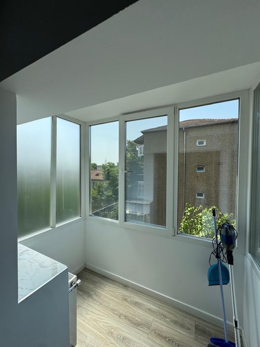 Dau în chirie apartament 2 camere lux