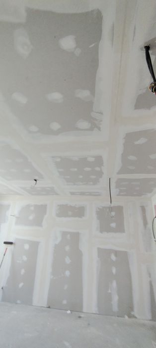 Execut lucrări de finisaje interioare exterioare