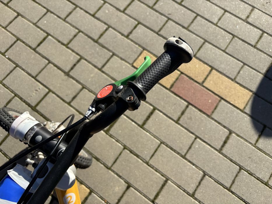 bicicleta copii galbena woom 2