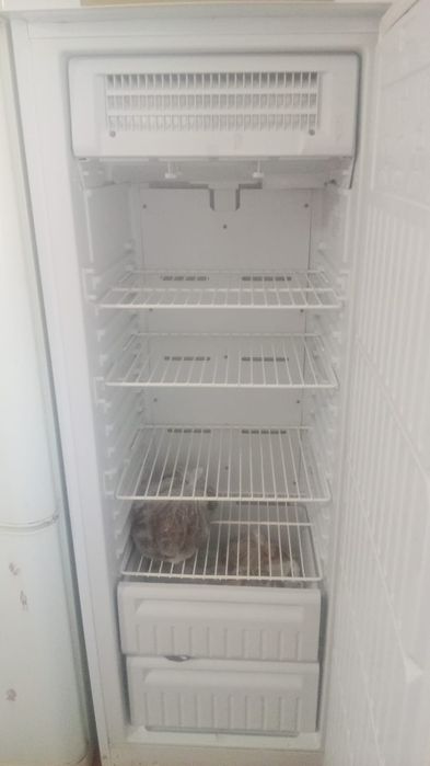 Морозильник большой