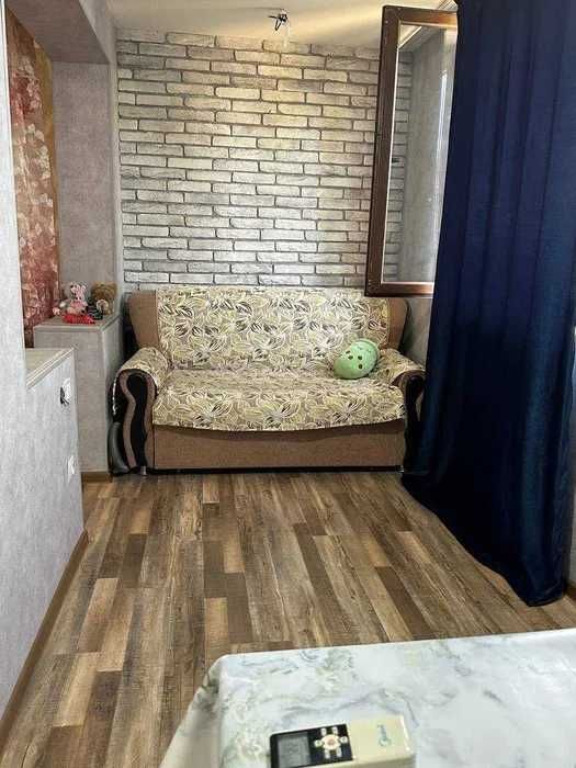 2/4/4 балкон 2х6 Продам Своя Фархадский