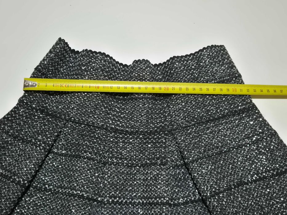 Лъскава бандажна пола H&M размер S