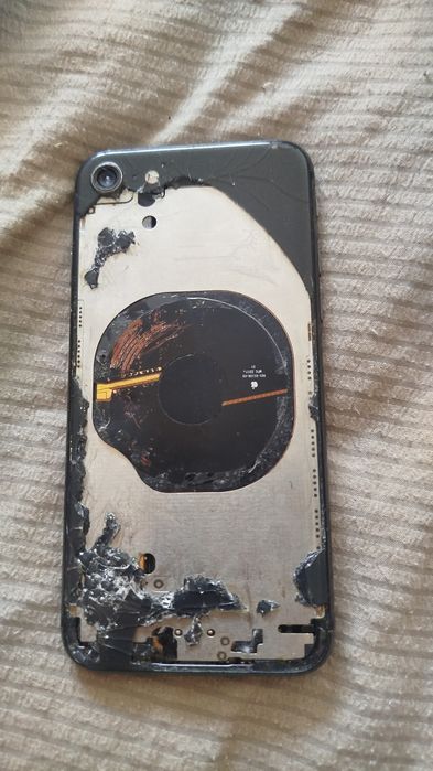 Продам iPhone 8 в плохом состоянии
