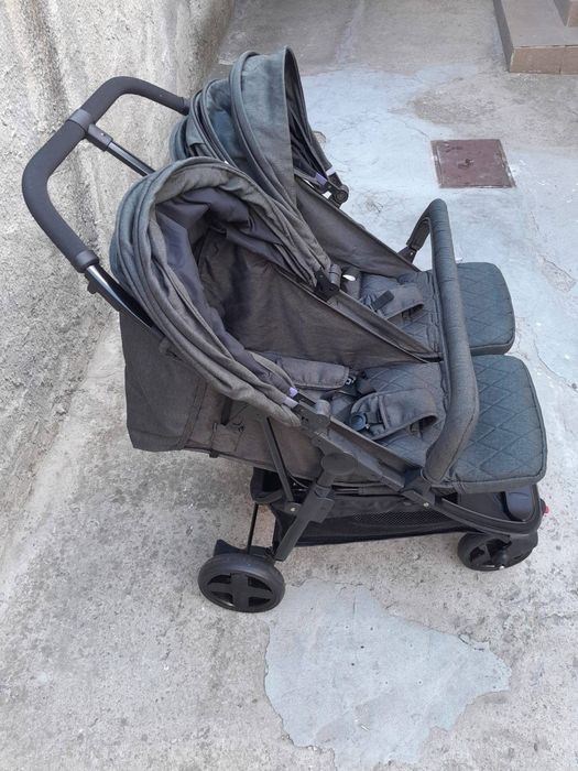 Carucior dublu( gemeni sau copii de varste apropiate)
