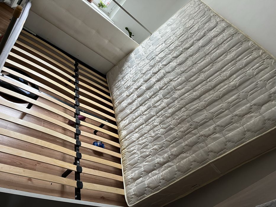 Продам кровать с матрасом