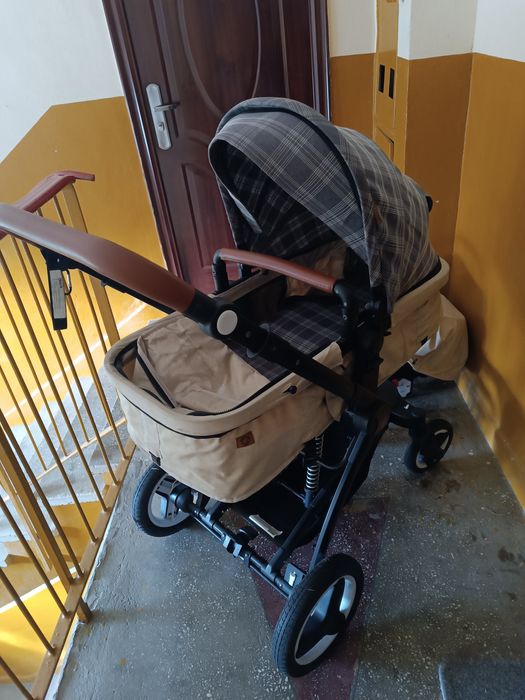 Vând Cărucior bebeluși 3în1