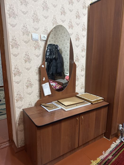 Спальный шифанер тумба срочно продаеться