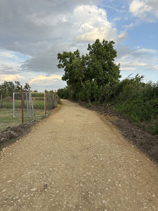 Teren intravilan 2.200 mp în Poenari (Ulmi, Giurgiu) – împrejmuit, cu puț, livadă și solar