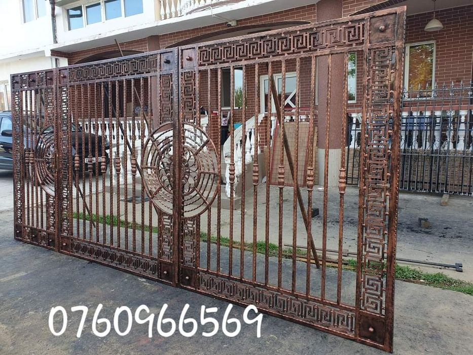 Executam porti la comanda