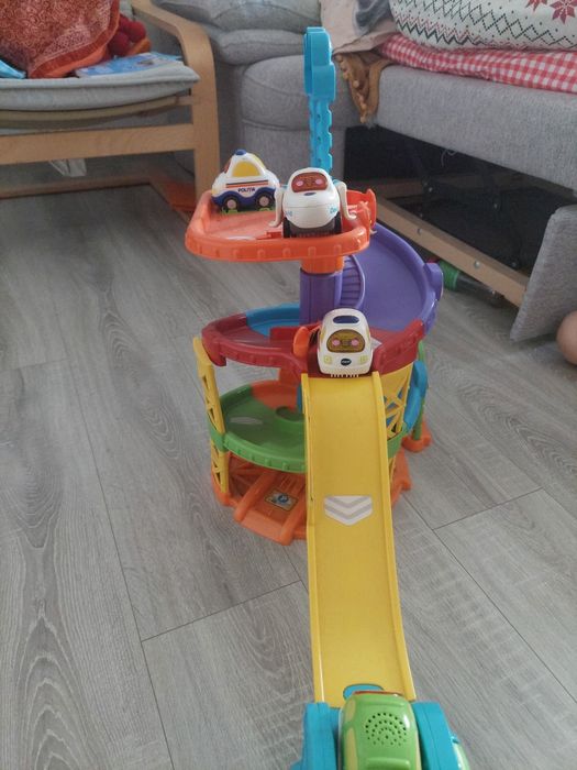 Parcare supraetajata, 1-5 ani, Vtech Tit-Tit Masinute