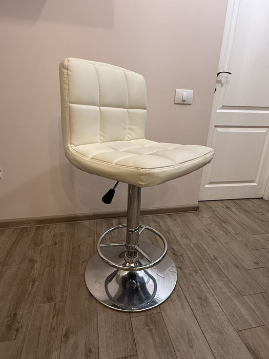 Vand scaun coafor, scafa, pat cosmetica, receptie, mobilier salon