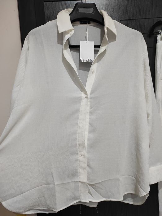 Нов комплект Bershka риза и панталон