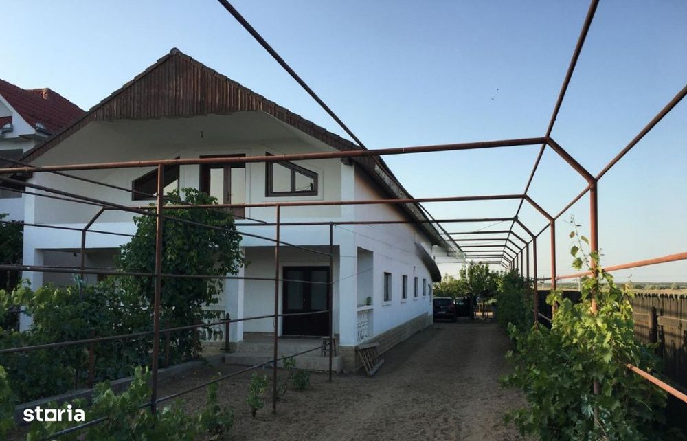 Casa spatioasa 184 mp de vanzare – Sadova, Dolj